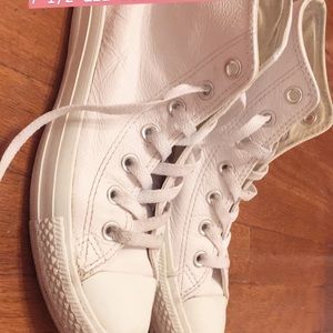 Super cute white All-Star Converse.